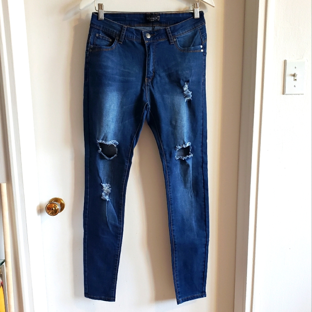 Salvaje Dark Denim Stretch Jeans Distressed Flattering Comfortable Woman 9 NWT